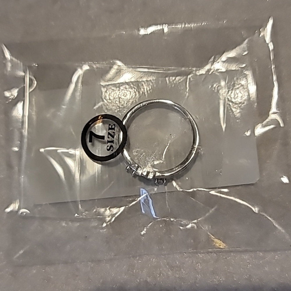 Cross Ring Plated - Picture 4 of 5